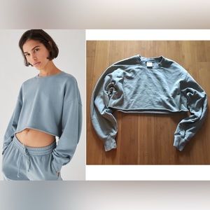 Aritzia TNA Airy Fleece Boyfriend Cropped Sweatshirt
Sage Green